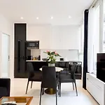 Champs-Élysées Executive Apartment