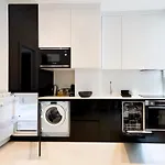 Champs-Élysées Executive Apartment